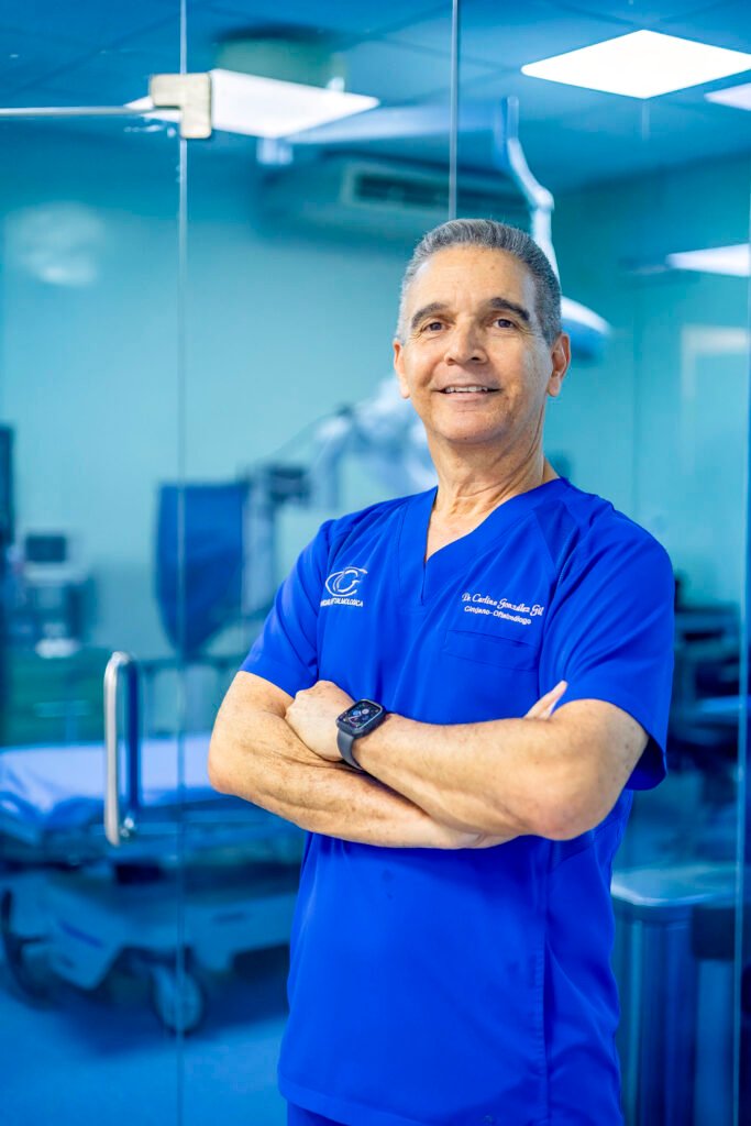 Dr. Carlino González